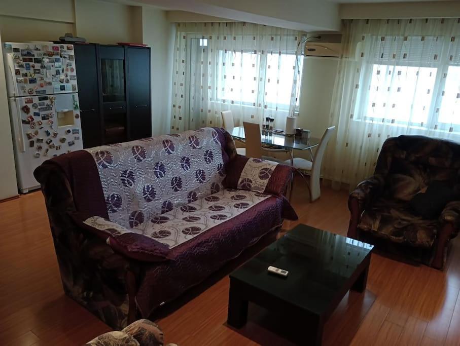 Apartament Ultracentral Kfc クラヨーヴァ エクステリア 写真